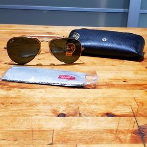 Ray Ban Aviators, Outdoorsman
